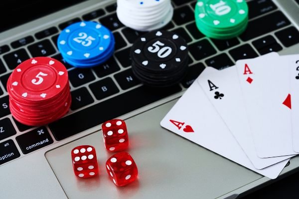 Người chơi cá cược thể thao trên vnd68 với giao diện mobile hiện đại